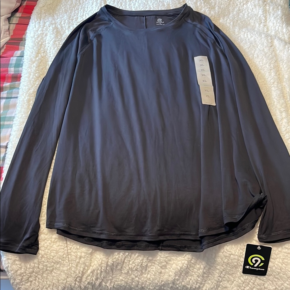 NWT women’s Champion Black Long Sleeve Shirt size XL